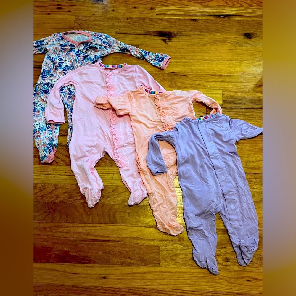 0-3 months magnetic me footies